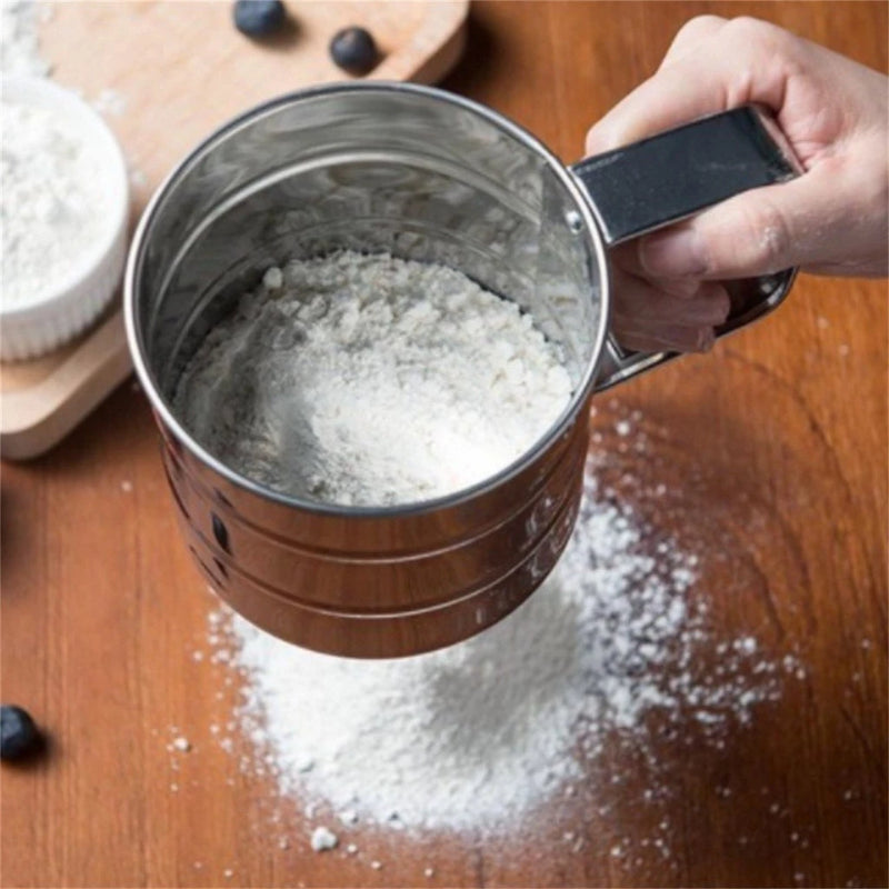 Polvilhador em Aço Inox: Praticidade e Precisão para Suas Receitas